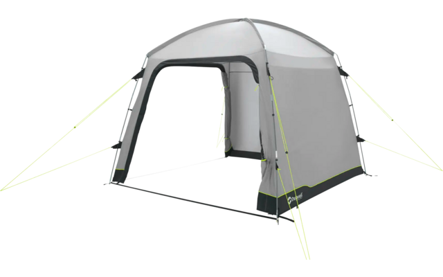 Tente grise avec entrée ouverte et cordes jaunes