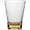 Verre à eau transparent vide avec bord texturé et base jaunâtre