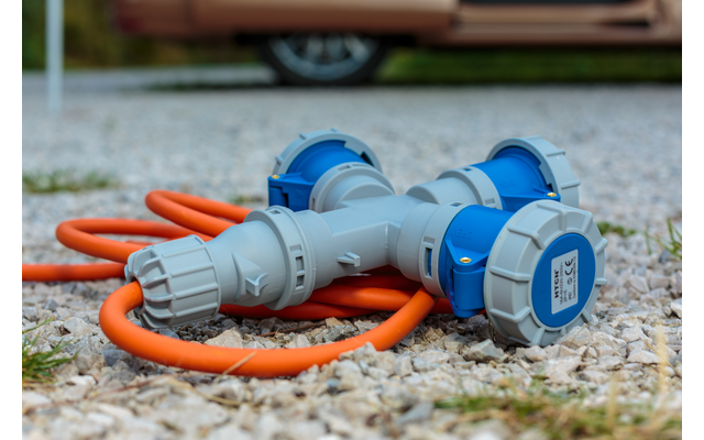 Product afbeelding CEE Verl&auml;ngerungskabel 3-fach Verteiler 230 V 16 A IP67 f&uuml;r 3 Ger&auml;te 1