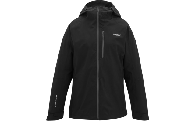 Schwarze Regenjacke mit Kapuze und Reißverschlusstasche links auf der Brust