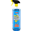 Eine blaue Sprühflasche mit gelbem Sprühkopf und Etikett mit der Aufschrift ‚Fenster Wisch‘