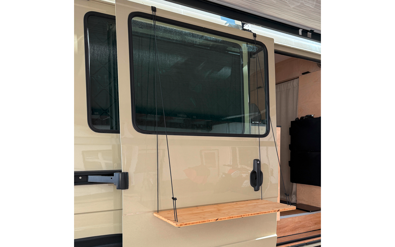 Produktbild BOXIO DOORBOARD H&auml;ngeregal f&uuml;r Vant&uuml;r h&ouml;henverstellbar 90 x 40 cm  1