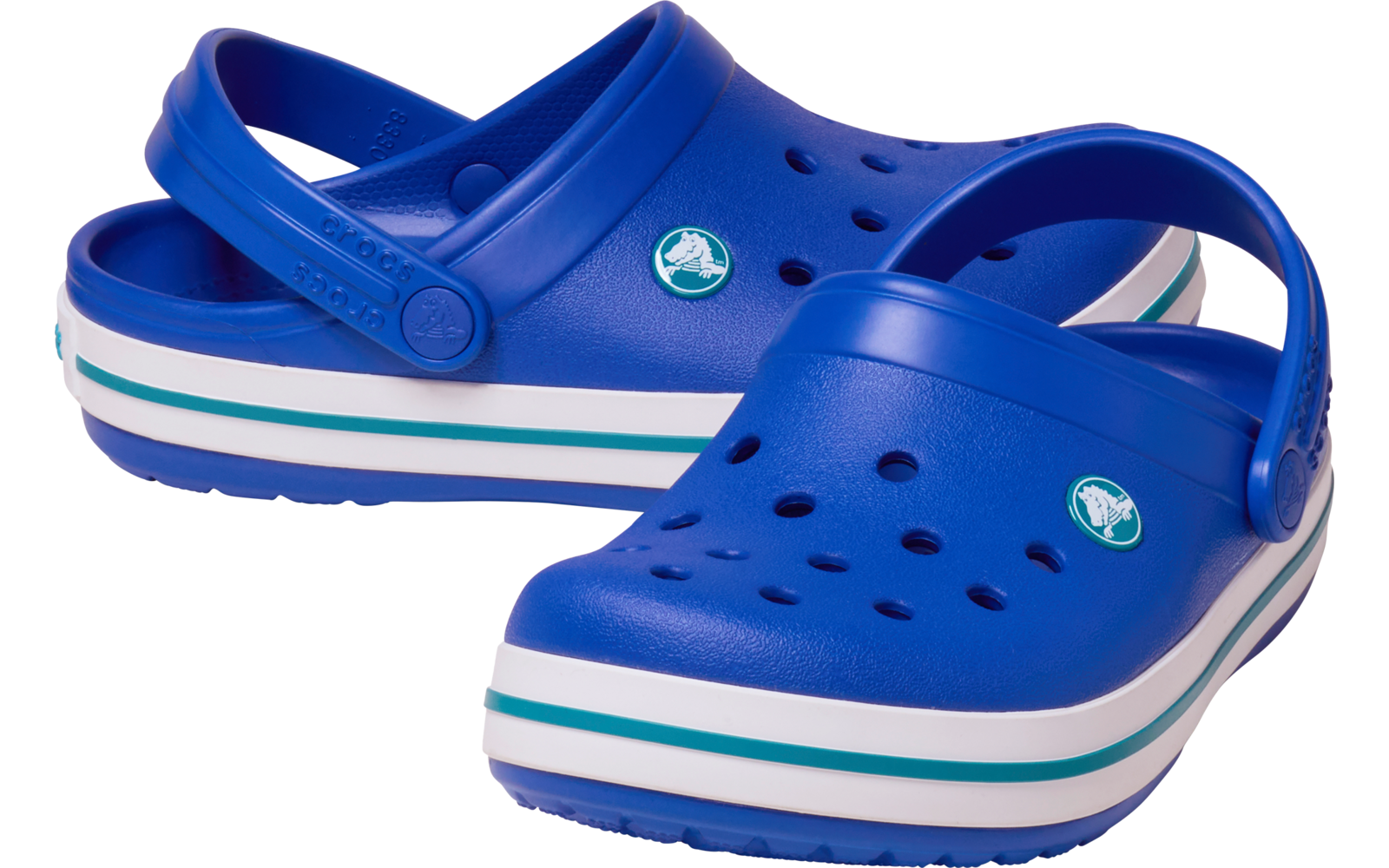 Paire de sabots bleus avec empeignes perforées, brides de talon réglables et semelles blanches à rayures turquoise et vertes