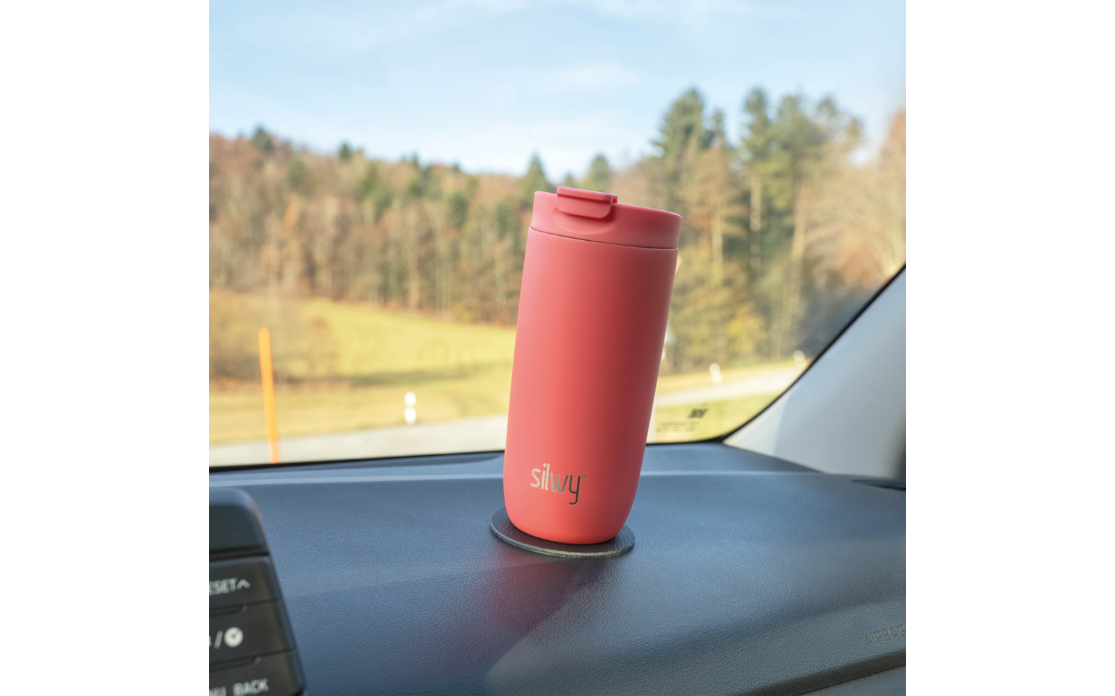 Produktbild Silwy Magnet Isolierbecher aus Edelstahl mit Metall-Nano-Gel-Pad 1