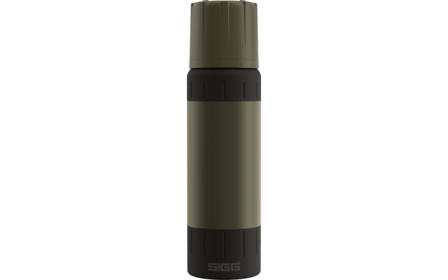 olivegrüne zylindrische Flasche mit geriffeltem Deckel, schwarzem Mittelring und schwarzem Sockel