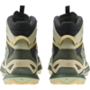 Zijaanzicht van de achterkant van twee bruin-groene wandelschoenen met zwarte en beige accenten