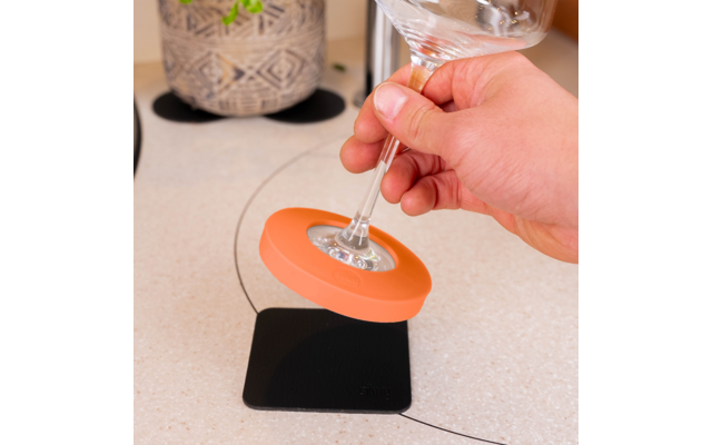 Product image Silwy magnetic adapter set including metal nano gel pads for fixing stemware 6 pieces 1