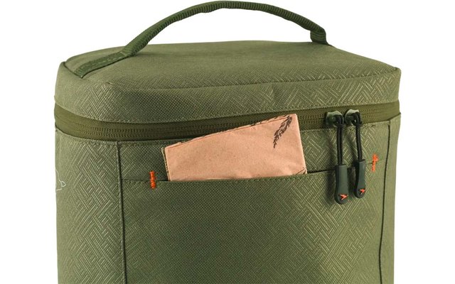 Bolsa rectangular verde oliva con asa superior, bolsillo frontal con un estuche beige parcialmente visible, dos tiradores de cremallera con detalles naranjas