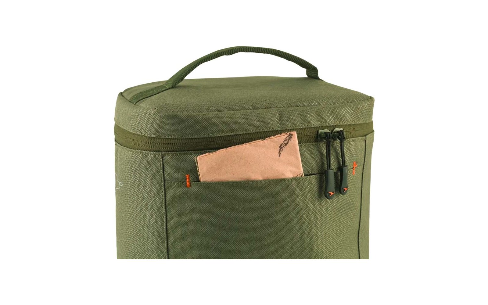Bolsa rectangular verde oliva con asa superior, bolsillo frontal con un estuche beige parcialmente visible, dos tiradores de cremallera con detalles naranjas