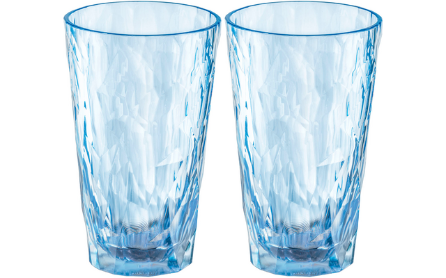 Zwei blaue Trinkgläser aus Glas