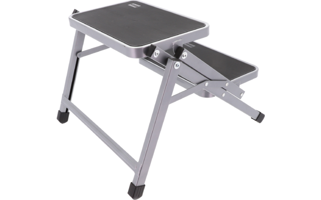 Zweistufiger Metalltritt mit zwei schwarzen rutschfesten Trittflächen und Gummifüßen