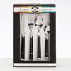 Confezione nera con finestra: da sinistra a destra un coltello, una forchetta, un cucchiaio grande e un cucchiaino con manici neri; in alto la scritta "16 piece cutlery set"