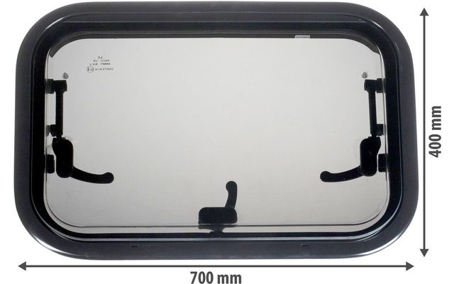 Ventana rectangular con marco negro y tres soportes