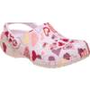 Rosa Clog mit mehrfarbigen Herzmotiven und Fersenriemen