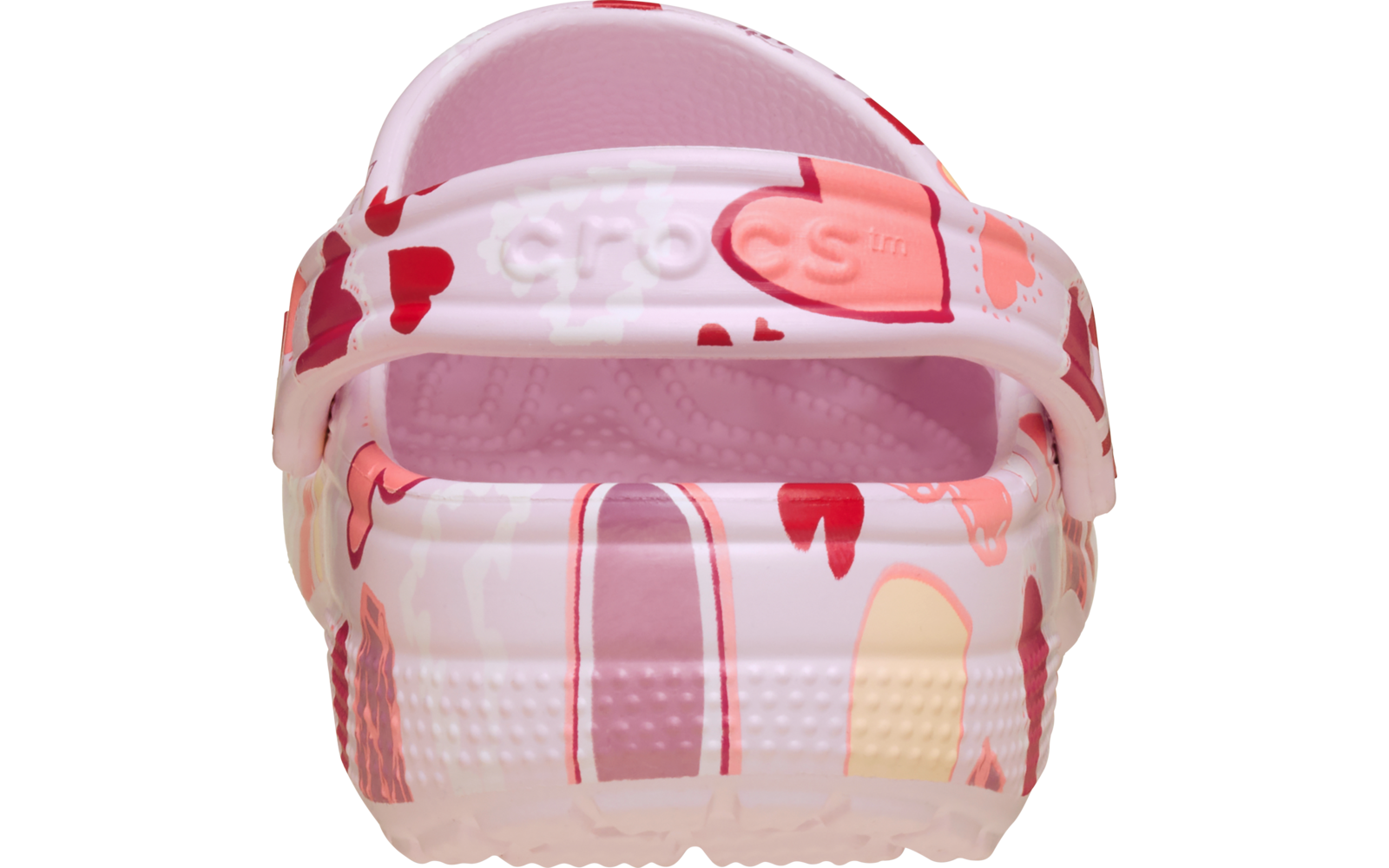 Rosa Crocs Rückansicht mit Fersenriemen; Muster aus roten und rosa Herzen und bunten länglichen Formen