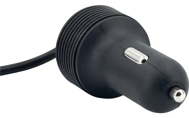 Schwarzer Kfz-Stecker mit Metallspitze und Kabel auf weißem Hintergrund