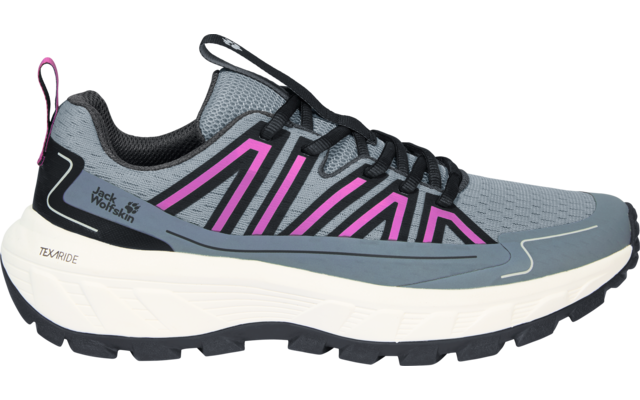 Grauer Sneaker mit Mesh-Obermaterial, schwarzen und pinken Zierstreifen, schwarzen Schnürsenkeln, dicker weißer Zwischensohle und schwarzer Laufsohle