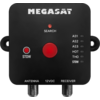 Schwarzes, quadratisches Gerät mit abgerundeten Ecken. Schriftzug "MEGASAT" oben. Rote Leuchte mit Beschriftung "SEARCH" über großer roter Taste in der Mitte. Kleine rote Taste links mit Beschriftung "STOW". Rechts vertikale Beschriftungen "AS1","AS2