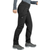 Person trägt schwarze Hose und schwarze Schuhe, steht seitlich