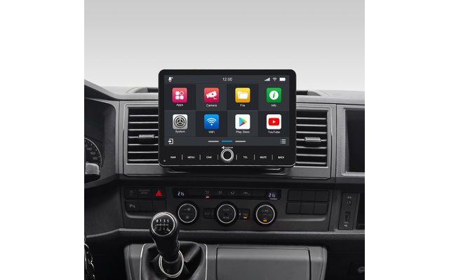 Auto-Innenraum mit zentral montiertem Touchscreen mit App-Symbolen, Lüftungsdüsen, Klimaregelknöpfen und manuellem Schalthebel