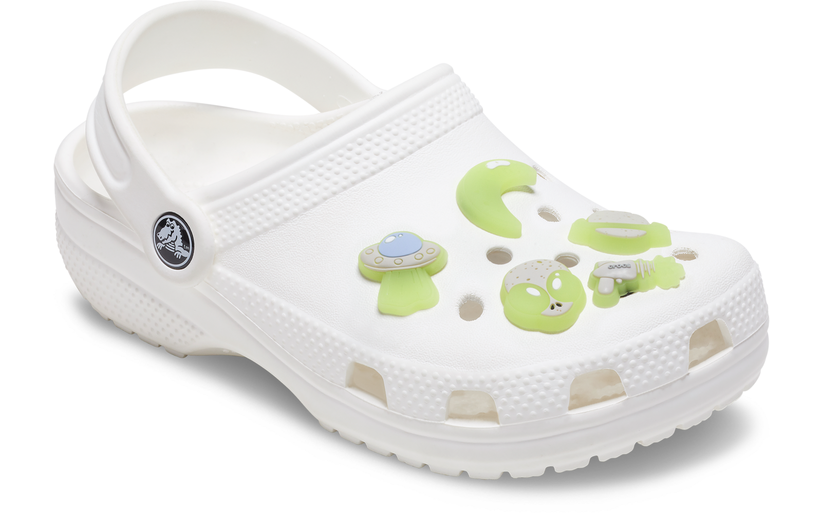 Zueco blanco con tira trasera, orificios de ventilación y abalorios verdes (hongo, OVNI, motivos redondos)