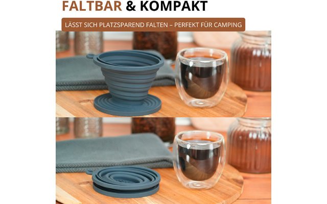 Sur une planche en bois une tasse en silicone pliable gris-bleu présentée dépliée et pliée, un verre double paroi contenant un liquide sombre, un tissu gris et deux bocaux en verre; en haut à gauche texte publicitaire 'FALT BAR & KOMPAKT' et 'LÄSST SICH PLATZSPAREND FALTEN – PERFEKT FÜR CAMPING'