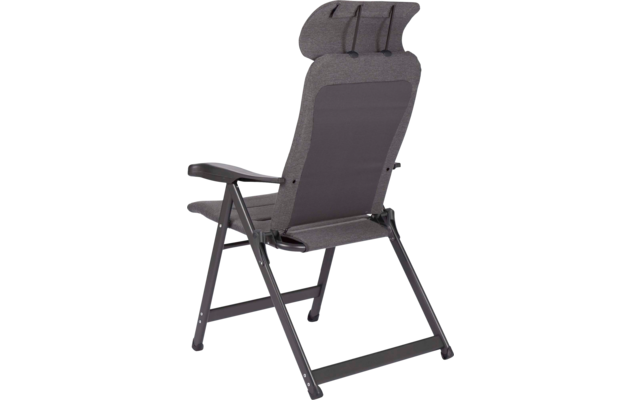 Grauer Klappstuhl von hinten, hohe Rückenlehne mit Kopfstütze, Netzrücken, Armlehnen und dunkles Metallgestell