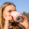Kleines Produktbild Silwy Magnet Henkeltasse aus Porzellan und Metall-Nano-Gel-Pad 470 ml 1