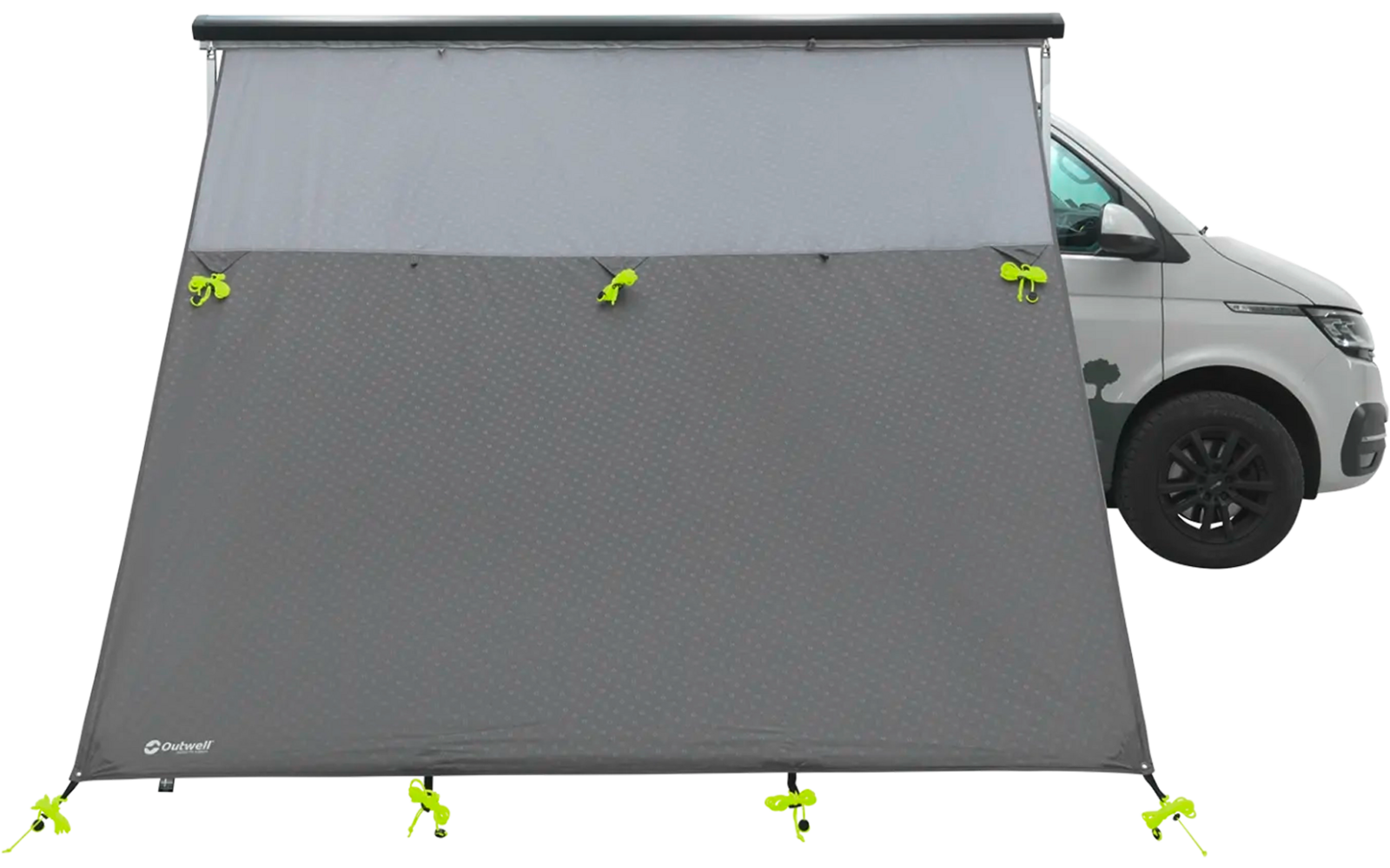 Wohnmobil mit angebautem, grauem Markisenzelt auf der linken Seite