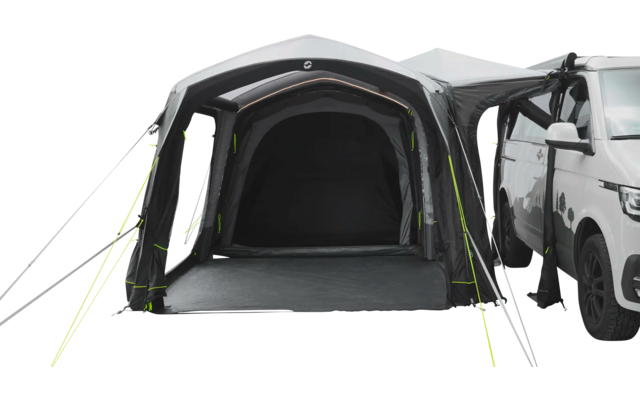 Aufblasbares Zelt, das an ein Fahrzeug angebracht ist