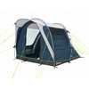 Grote blauw-grijze tent met open vooringang, zijramen van gaas, grijze boogstangen en neongele scheerlijnen op witte achtergrond