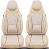 Zwei identische beige gepolsterte Autositzbezüge mit Kopfstützen, Vorderansicht auf weißem Hintergrund