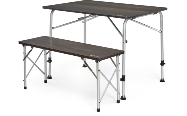 Table pliante rectangulaire et banc assorti avec plateaux en bois foncé, pieds tubulaires métalliques argentés avec entretoises en croix et embouts noirs ; petit marquage sur le plateau