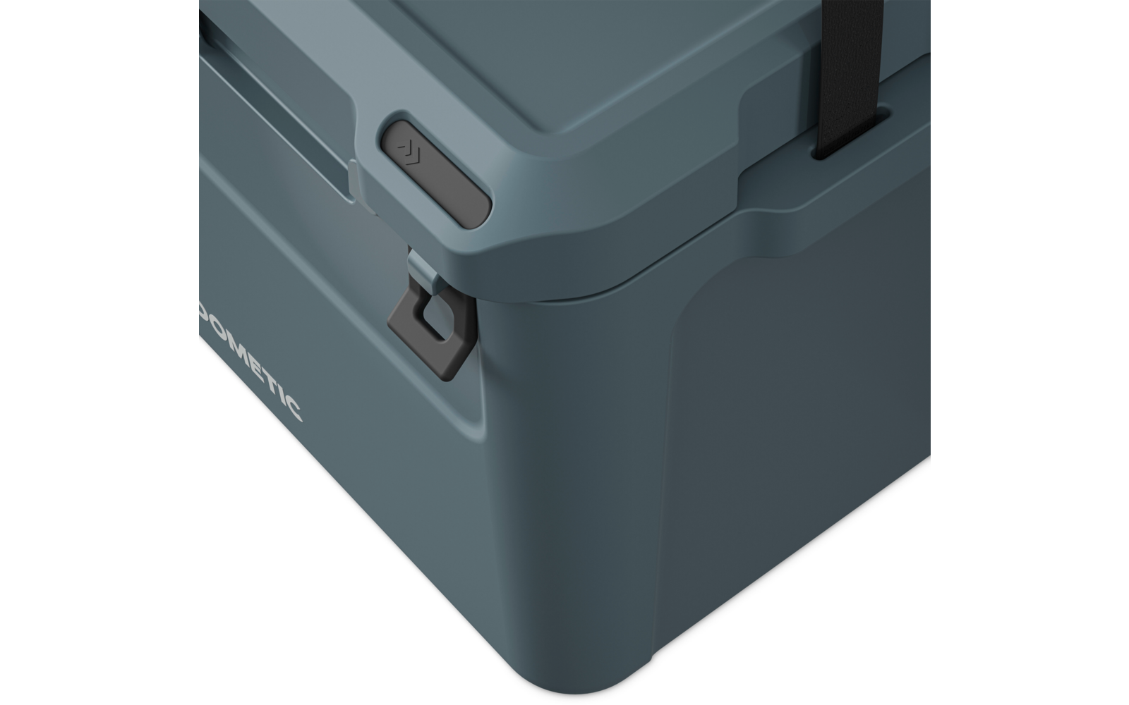 Nahaufnahme einer blauen Dometic Kühlbox-Ecke mit Verschluss und Griffen