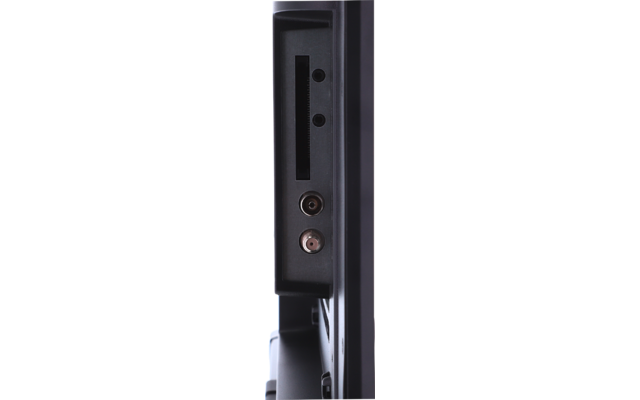 Schwarzes Kunststoffseitenteil mit einem schmalen rechteckigen Schlitz, zwei kleinen runden Öffnungen darüber und zwei runden Anschlussbuchsen darunter