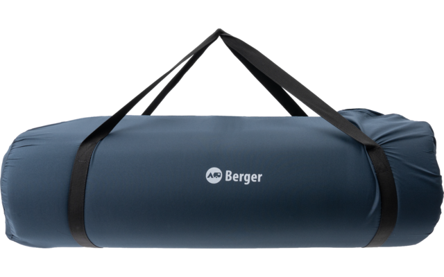 Aufgerollte dunkelblaue Packrolle mit schwarzen Tragegurten und weißem 'Berger'-Logo
