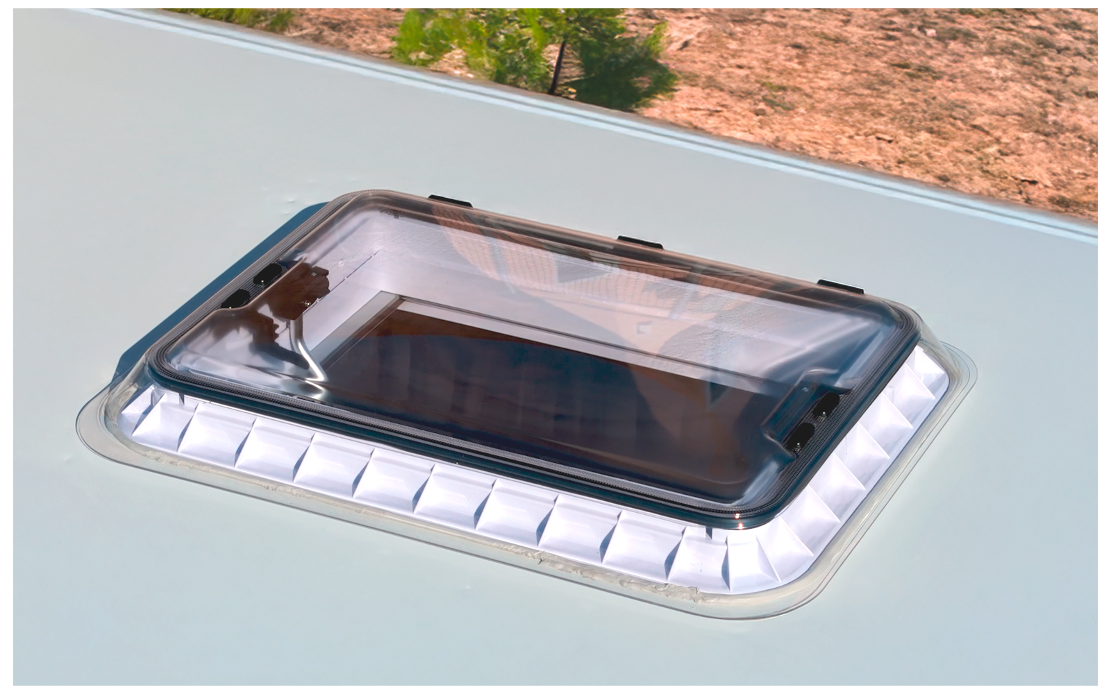 Produktbild Berger Dachhaube mit Moskitoschutz & Verdunkelungsrollo 70 x 50 cm Transparent 1