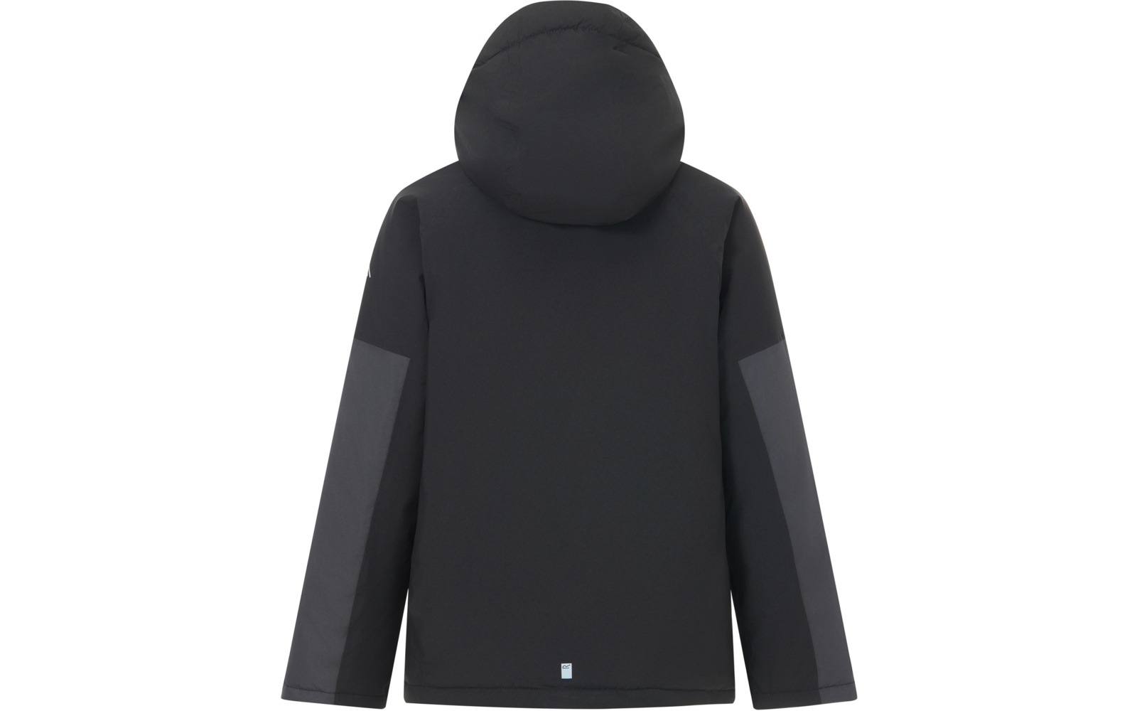 Rückenansicht einer schwarzen Kapuzenjacke mit hellgrauen Einsätzen an den Ärmeln und kleinem quadratischem Logo am unteren Saum