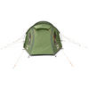 Grünes Kuppelzelt mit geschlossener Fronttür, zwei seitlichen Netzfenstern und abgespannten Abspannleinen auf weißem Hintergrund