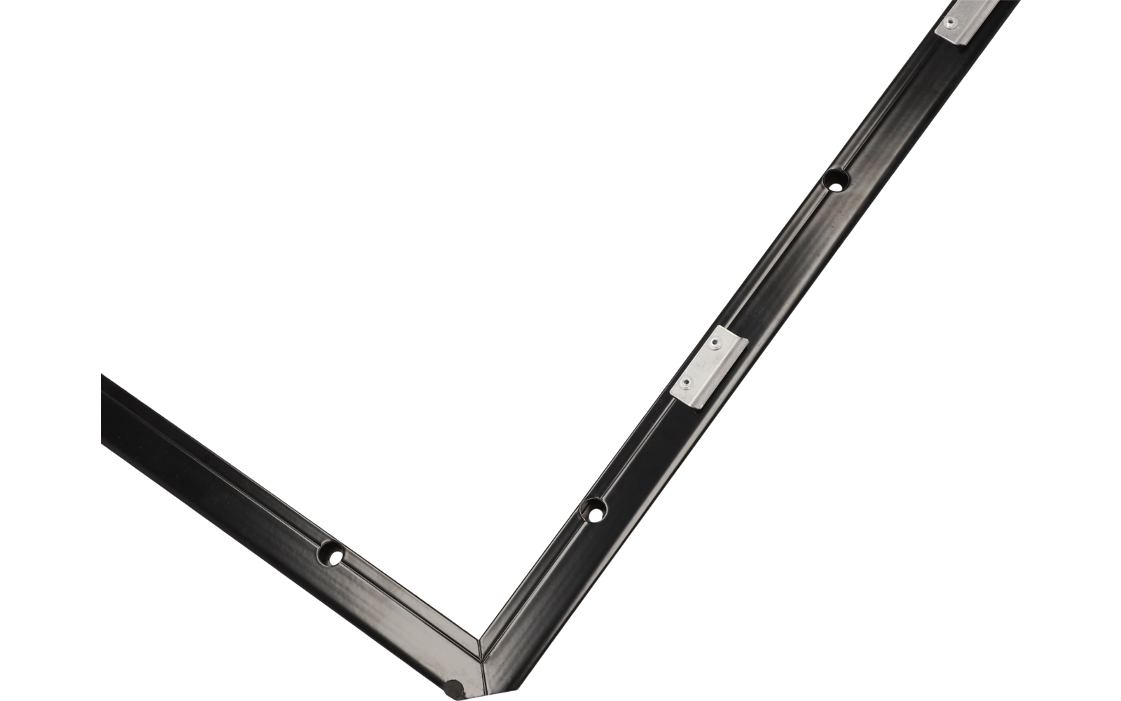 schwarzes L-förmiges Metallprofil mit rechtwinkliger Ecke, mehreren runden Löchern und einer silbernen Befestigungsplatte auf hellem Hintergrund