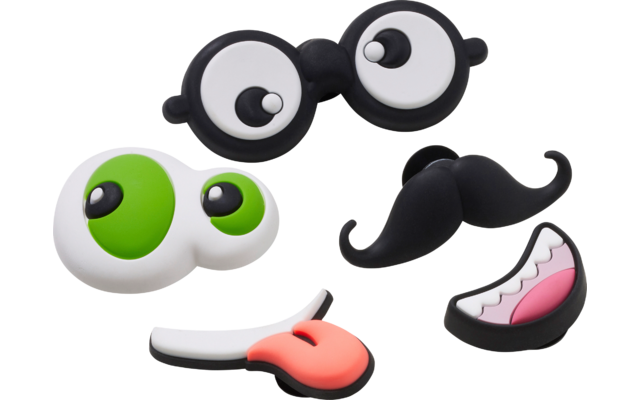 Deux paires d'yeux cartoon (une paire blanche aux iris verts, une paire blanche avec pupilles noires), lunettes rondes noires, moustache noire, bouche ouverte avec langue rose, sur fond blanc