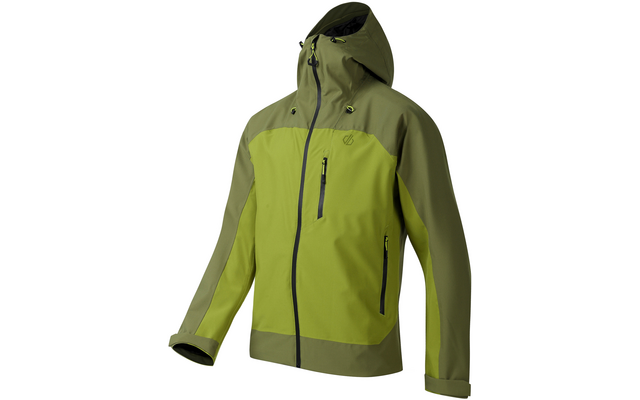 Grün-olivfarbene Kapuzenjacke mit Frontreißverschluss, vertikaler Brusttasche mit Reißverschluss, zwei seitlichen Reißverschlusstaschen, langen Ärmeln mit verstellbaren Bündchen und sichtbarem Logo auf der Brust, freigestellt vor weißem Hintergrund
