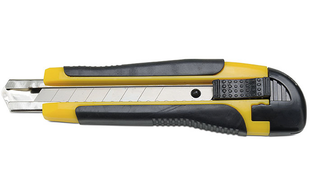 Gelb-schwarzes Cuttermesser mit teilweise herausgeschobener, segmentierter Metallklinge