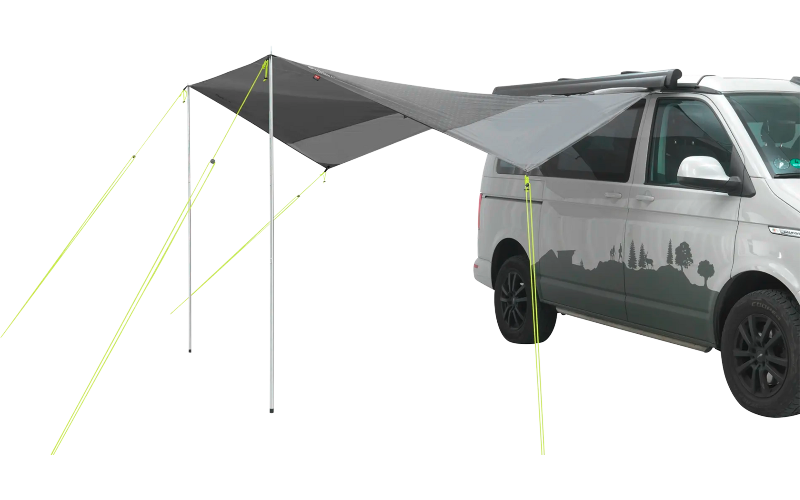 Auto unter einem Dach mit aufgerolltem Sonnenschutz