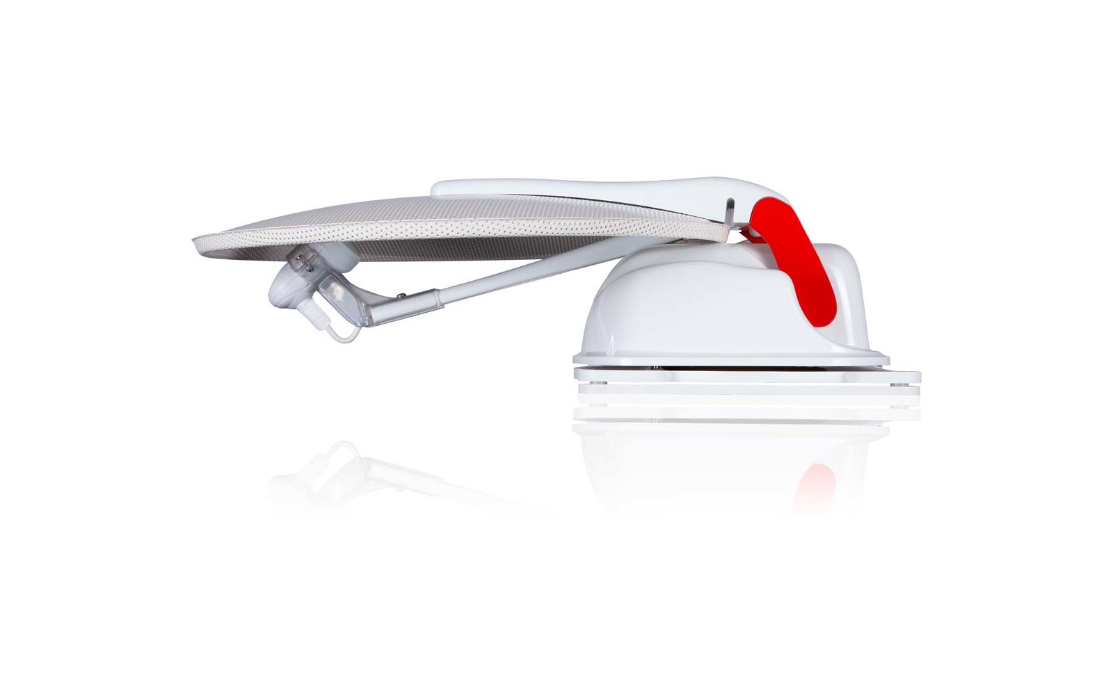 Weißes Bügeleisen mit rotem Griff und silberner Sohle, seitliche Ansicht auf weißem Hintergrund