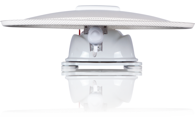 Appareil rond blanc avec couvercle perforé et base visible, reflet sur surface brillante, fond blanc