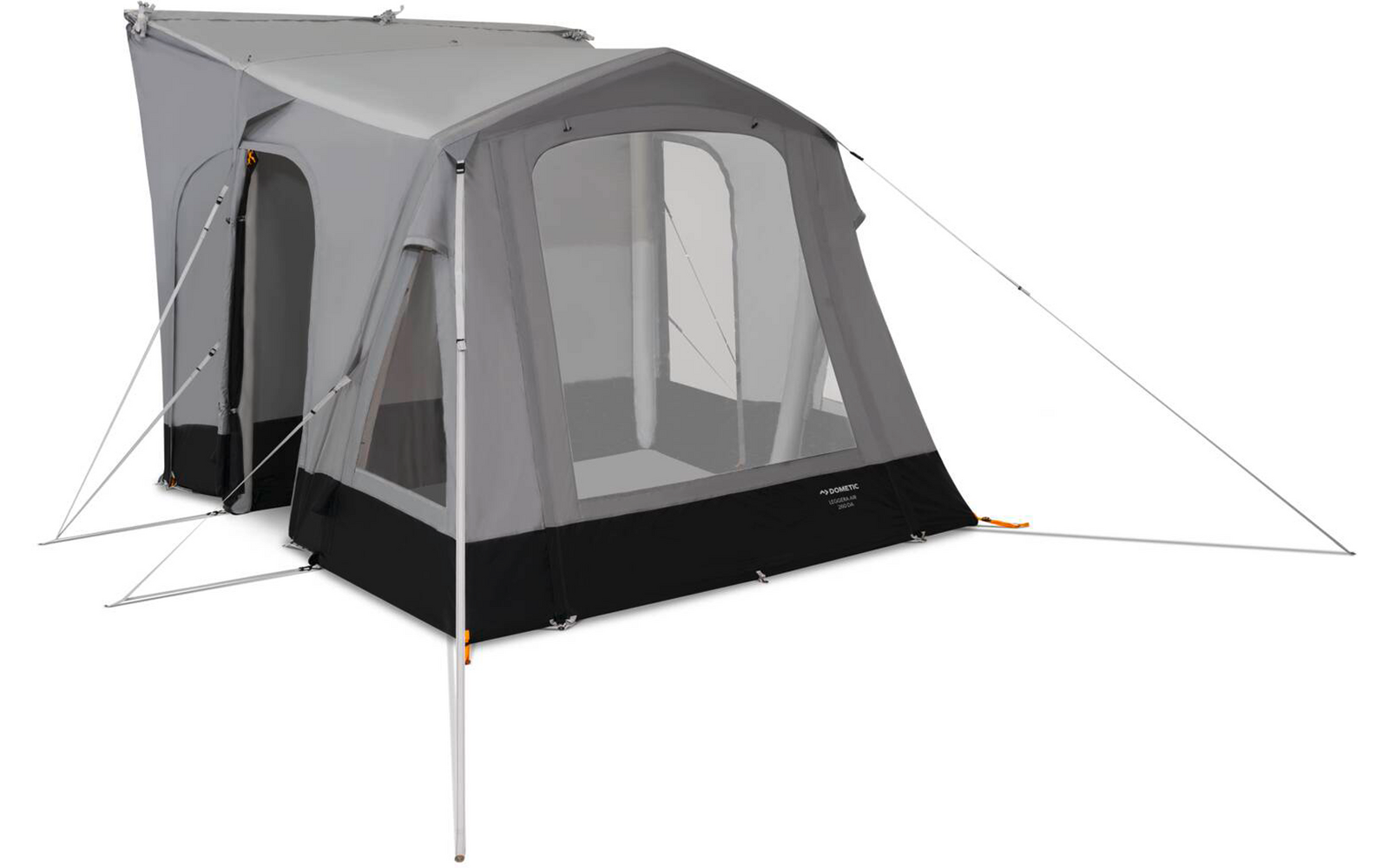 Graues Campingvorzelt mit großen Netzfenstern, schwarzer Unterkante, weißen Gestängebögen und sichtbaren Abspannleinen auf weißem Hintergrund