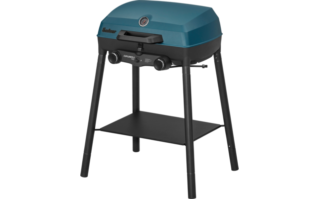 Blauer Gasgrill auf schwarzem Gestell mit Ablagefläche darunter