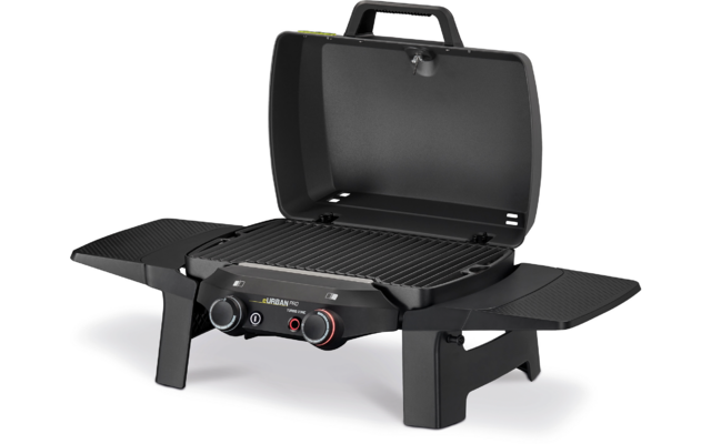 Schwarzer tragbarer Grill mit geöffnetem Deckel, Grillrost, zwei Drehknöpfen, zwei Seitentischen und Standfüßen