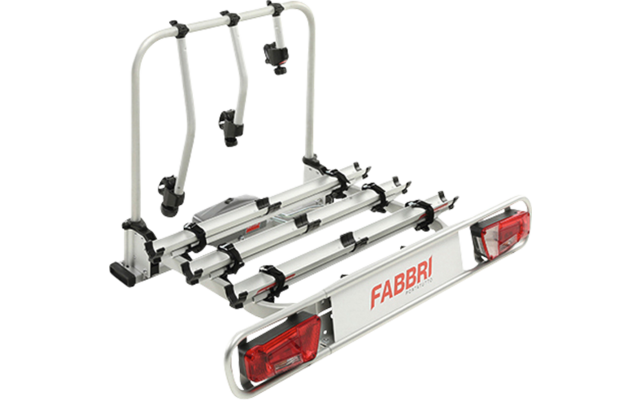 Fietsendrager voor trekhaak met drie rails, twee verticale steunbalken en een achterlichtpaneel met opschrift "FABBRI" op witte achtergrond